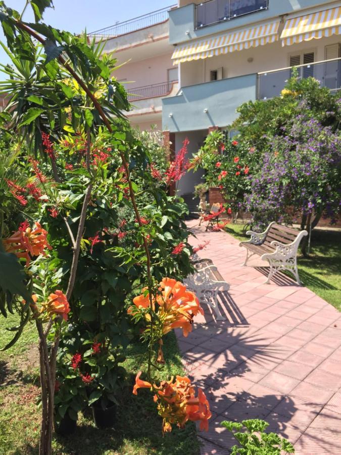 Le Zagare Apartments SantʼAlessio Siculo Kültér fotó