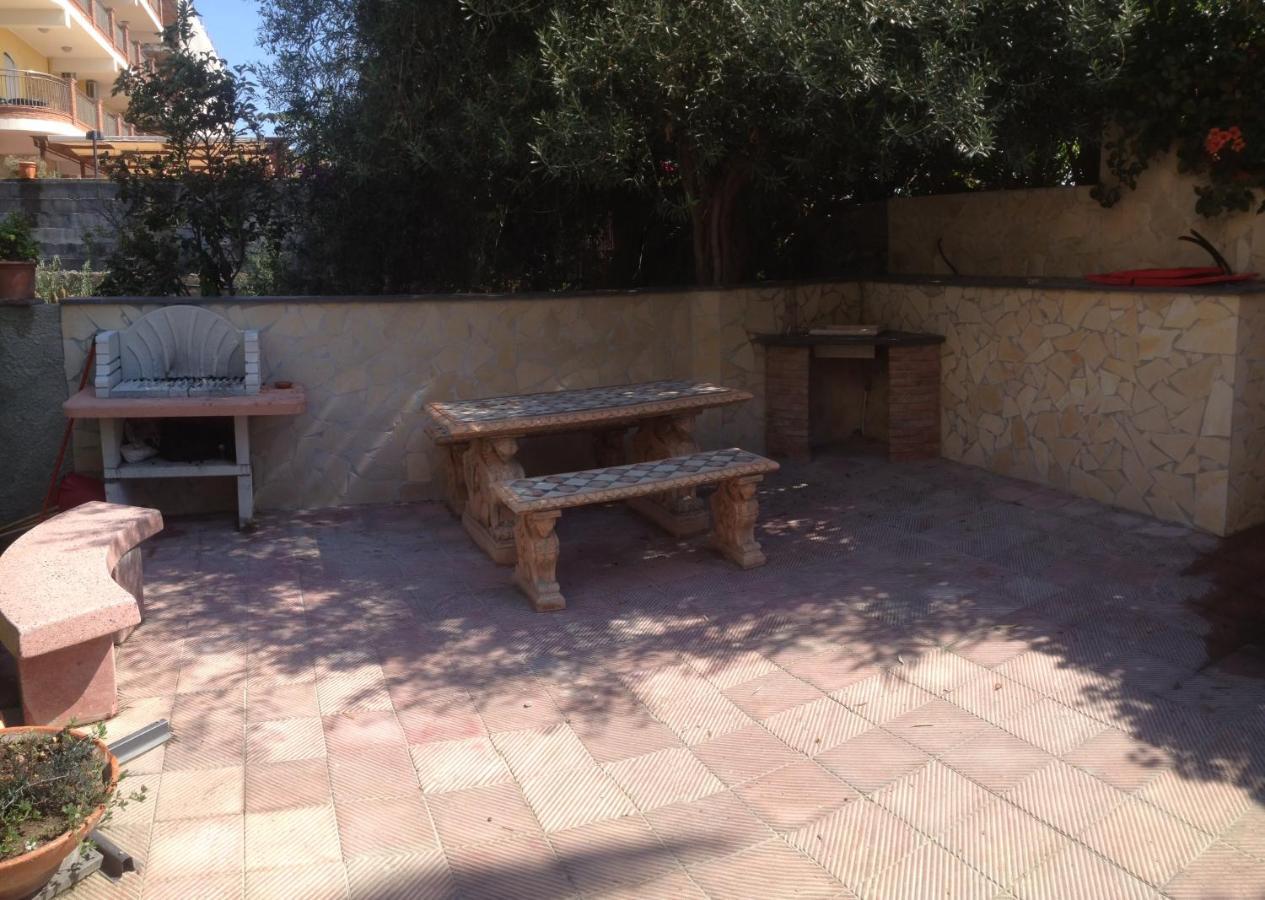 Le Zagare Apartments SantʼAlessio Siculo Kültér fotó
