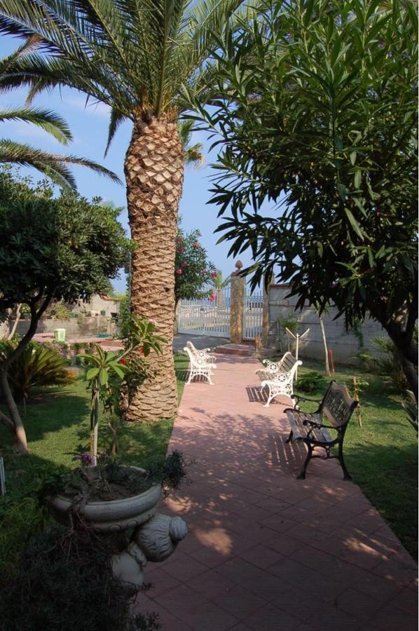 Le Zagare Apartments SantʼAlessio Siculo Kültér fotó