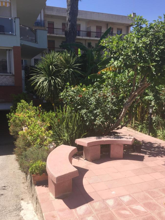 Le Zagare Apartments SantʼAlessio Siculo Kültér fotó