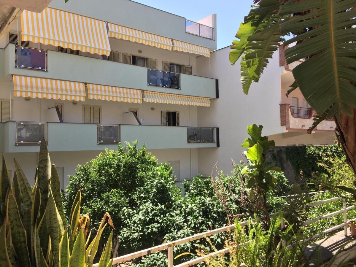 Le Zagare Apartments SantʼAlessio Siculo Kültér fotó