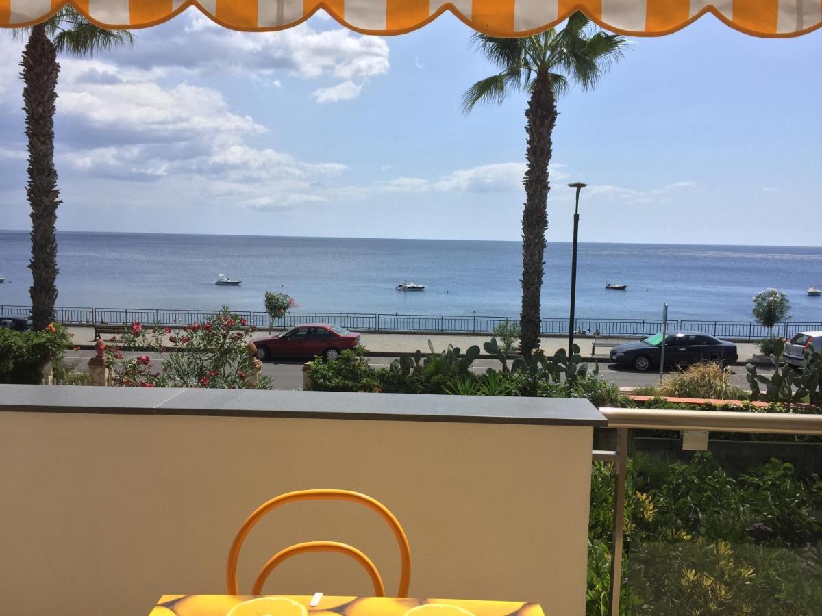 Le Zagare Apartments SantʼAlessio Siculo Kültér fotó